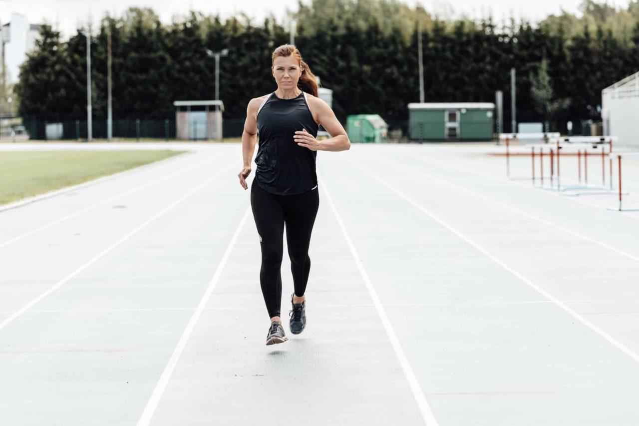 Rebekka Jaakkolan juoksukursseilla opetellaan nauttimaan matkasta oikealla juoksuvauhdilla.